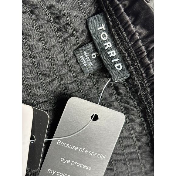 Torrid Mini Lace Smocked Floral Dress Womens Sz 6X Black White Off Shoulder NEW - Picture 3 of 9